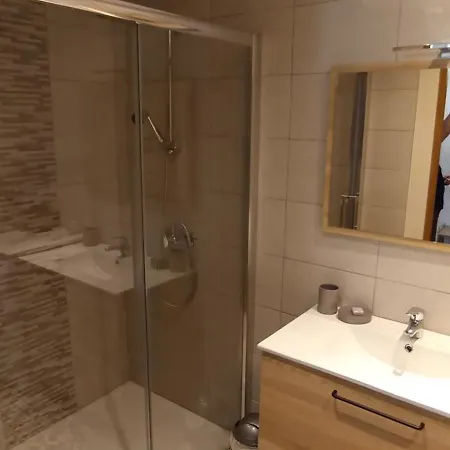 Rural Aux Portes De L'auvergne Feriehus *