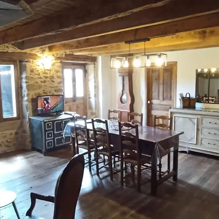 Holiday home Rural Aux Portes De L'auvergne Bagnac