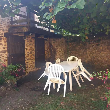 Rural Aux Portes De L'auvergne Feriehus *